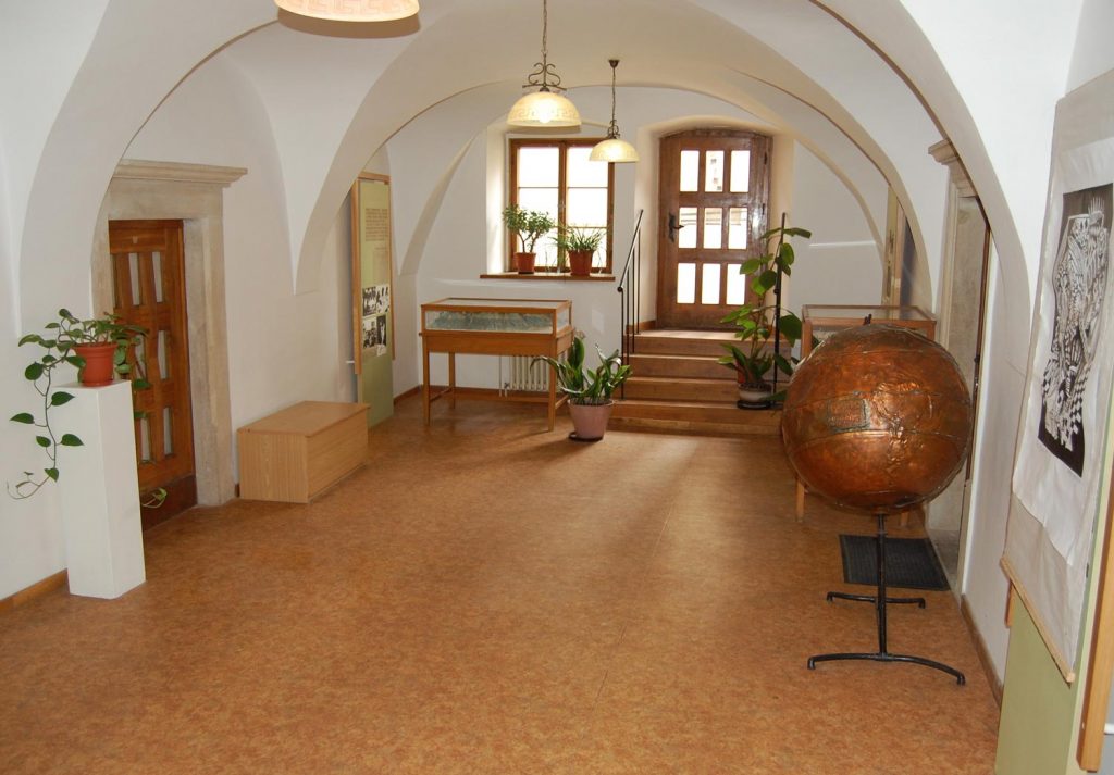 Múzeum špeciálneho školstva v Levoči vstupná miestnosť.