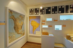Múzeum špeciálneho školstva v Levoči - Stála expozícia-ľudské zmysly reliéfne mapy pre nevidiacich.