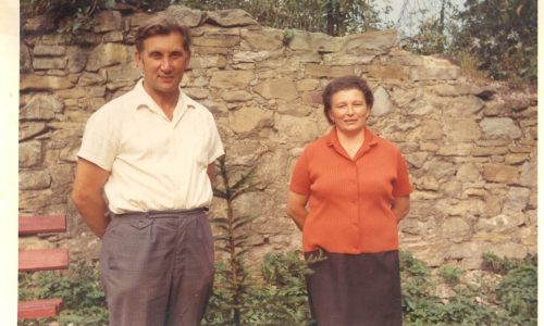 Manželia Repaskí v prírode, rok 1971.