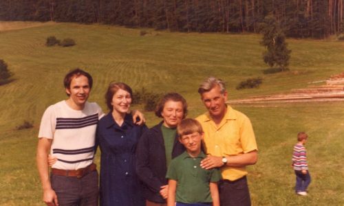 Rok 1977 - Jozef a Irena Repaskí s dcérou Evou, zaťom Milanom a najmladším synom Slavomírom.