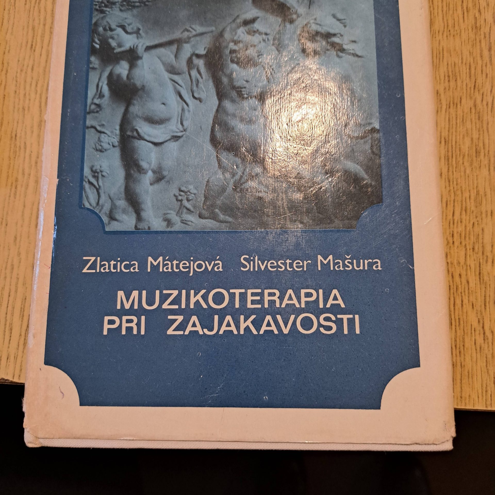 Muzikoterapia pri zajakavosti