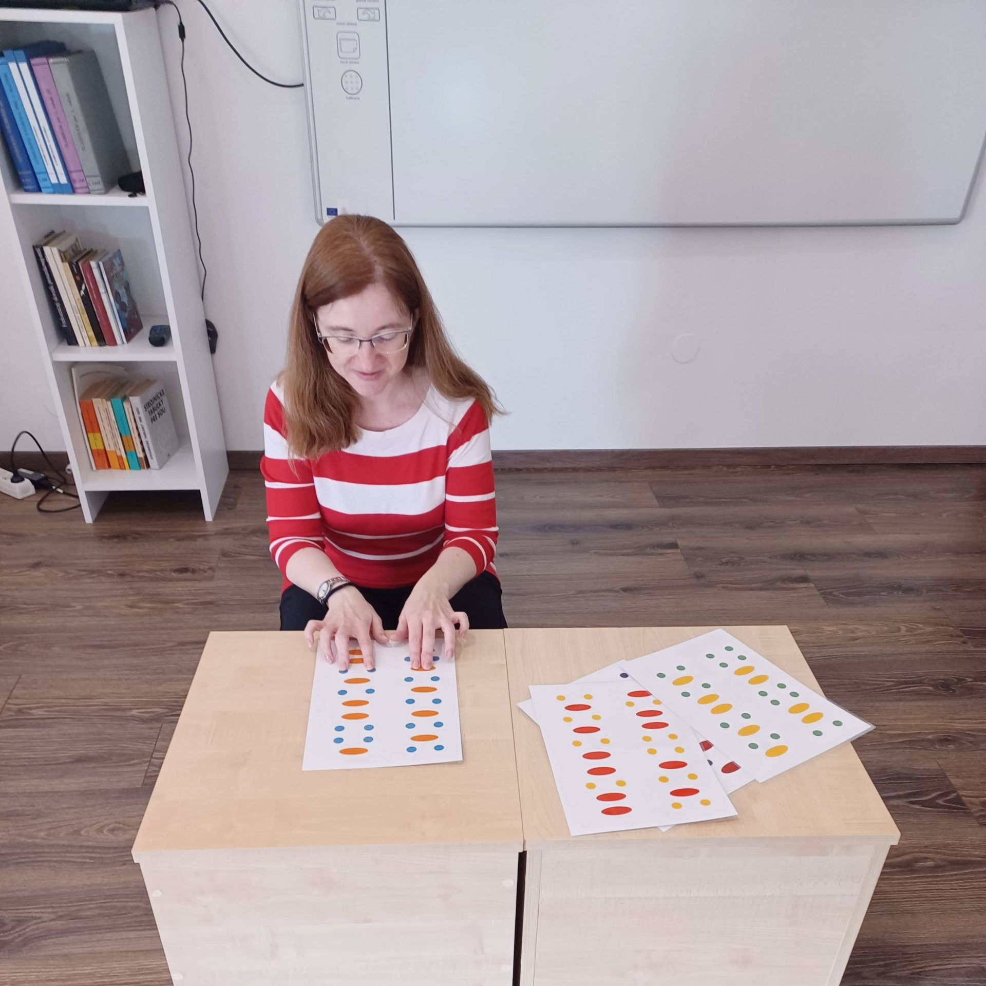 Aktivita Prepájanie pravej a ľavej hemisféry pomocou aktivity s prstami.