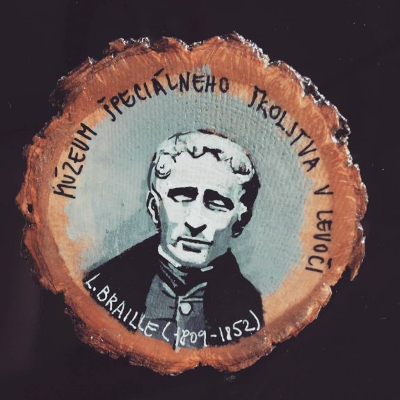 magnetka – Braille Magnetka s portrétom Louisa Brailla.
