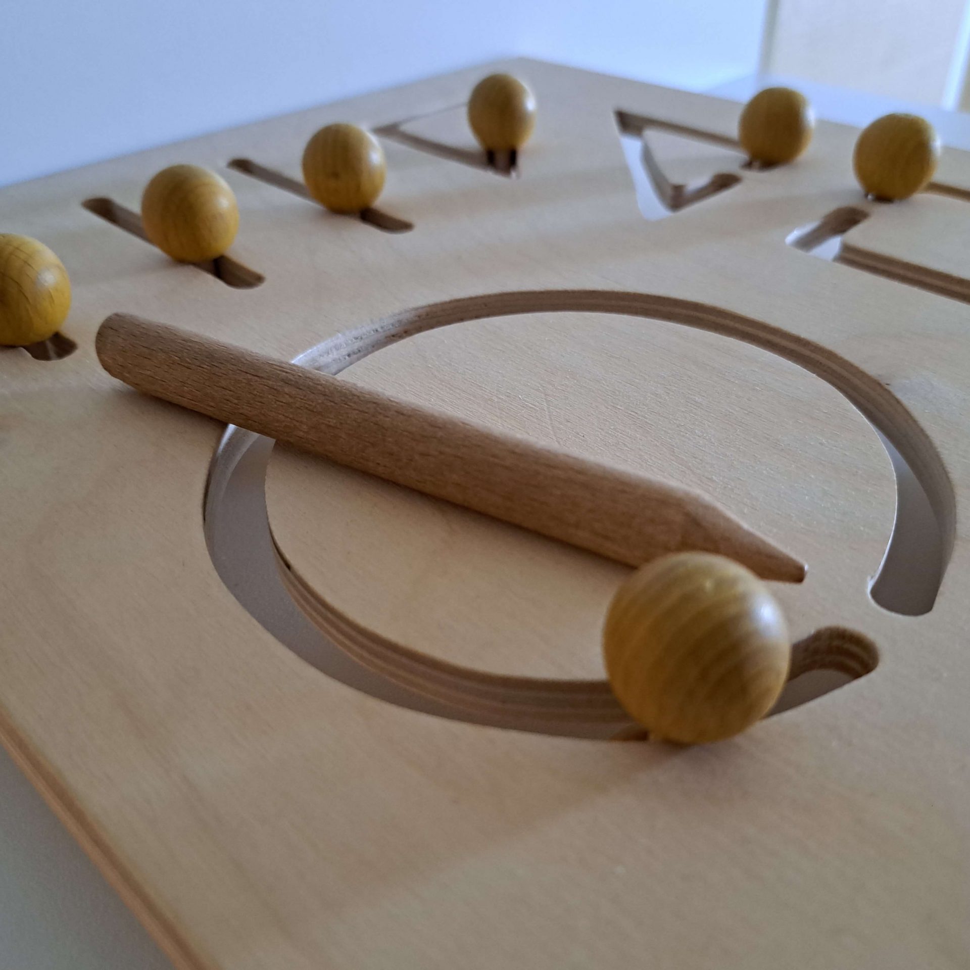 Grafomotorická učebná pomôcka v Múzeu špeciálneho školstva v Levoči.l