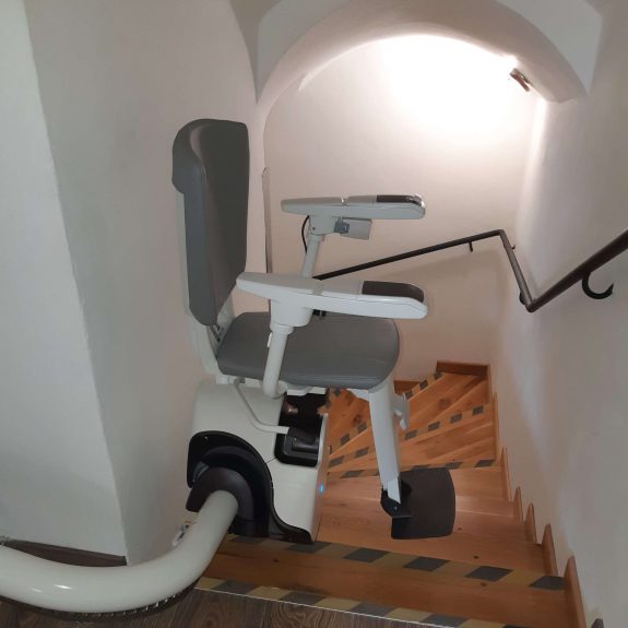 Schodisková stolička Schodisková stolička v Múzeu špeciálneho školstva v Levoči.