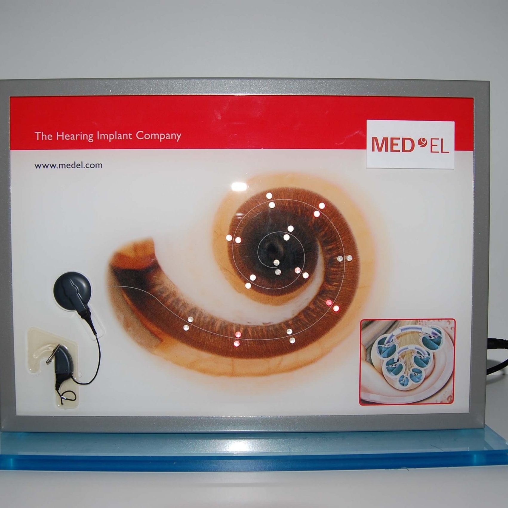 Kochleárny implantát