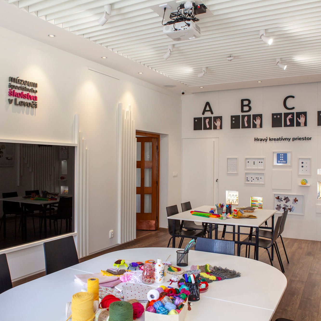 Slávnostné otvorenie novej expozície Múzea špeciálneho školstva v Levoči.