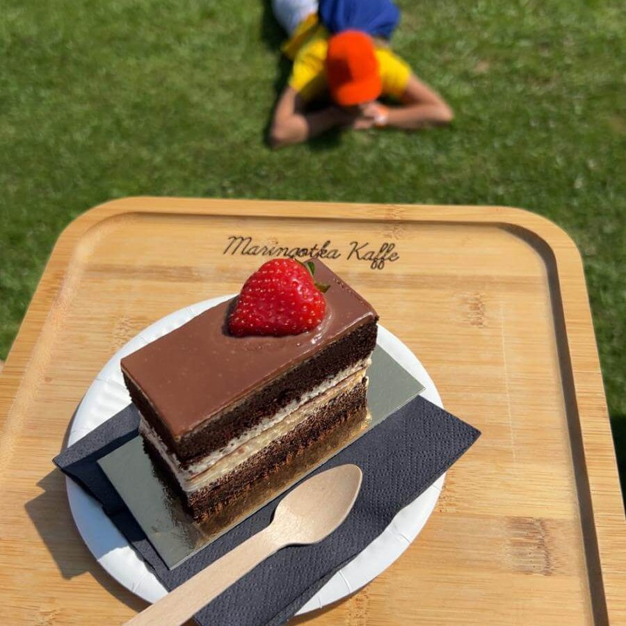 Koláčik v Maringotka Kafé.