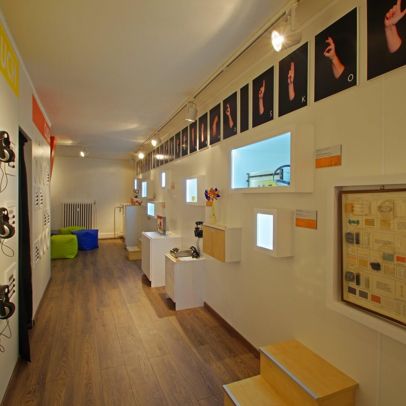 Vzorkovník vlny v Múzeu špeciálneho školstva v Levoči.