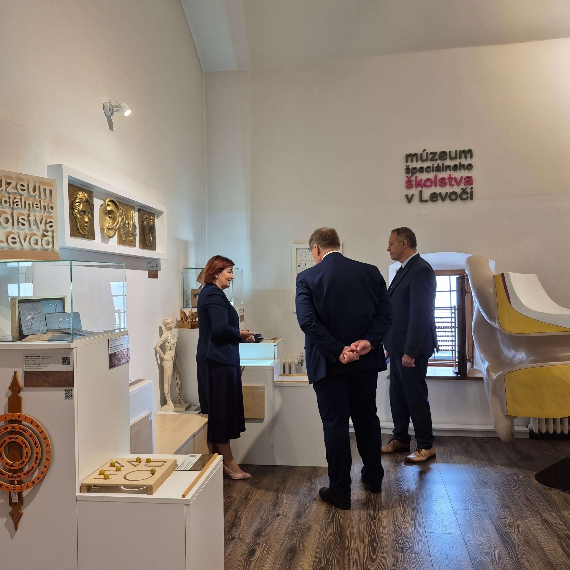 Český veľvyslanec v Múzeu špeciálneho školstva v Levoči.