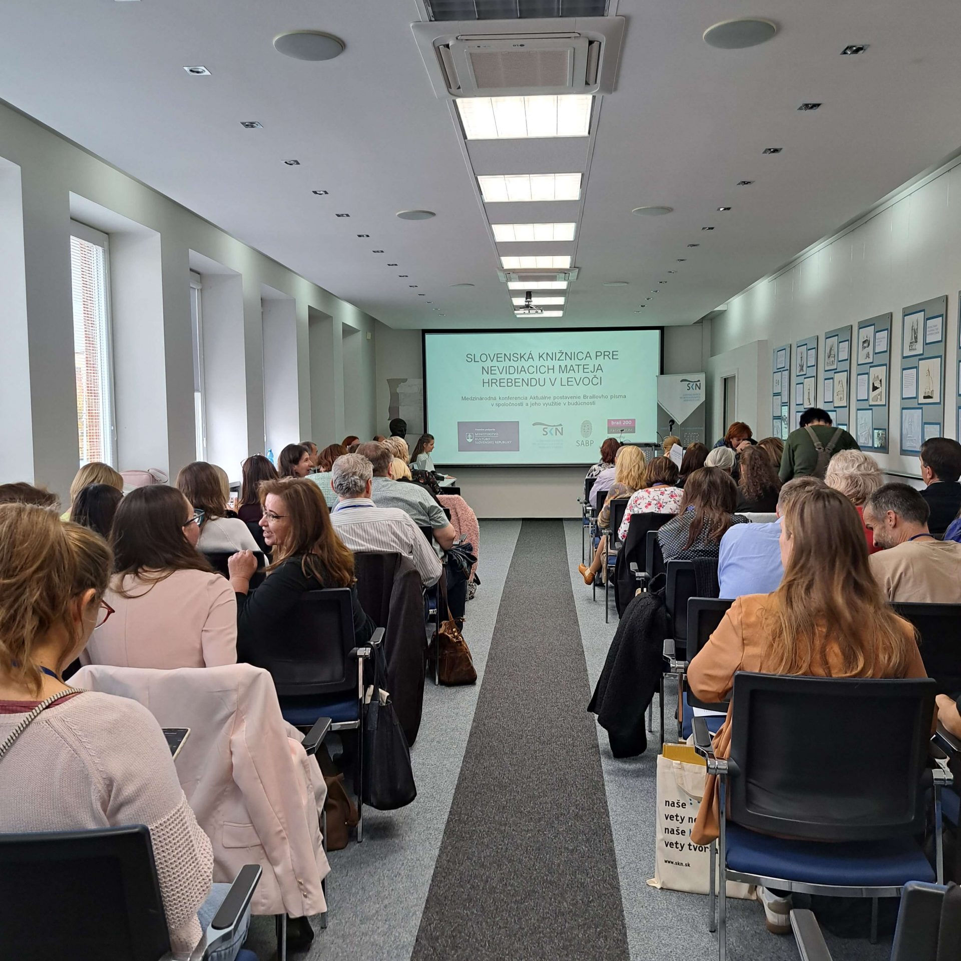 Medzinárodná konferencia „Aktuálne postavenie Braillovho písma v spoločnosti a jeho využitie v budúcnosti“.