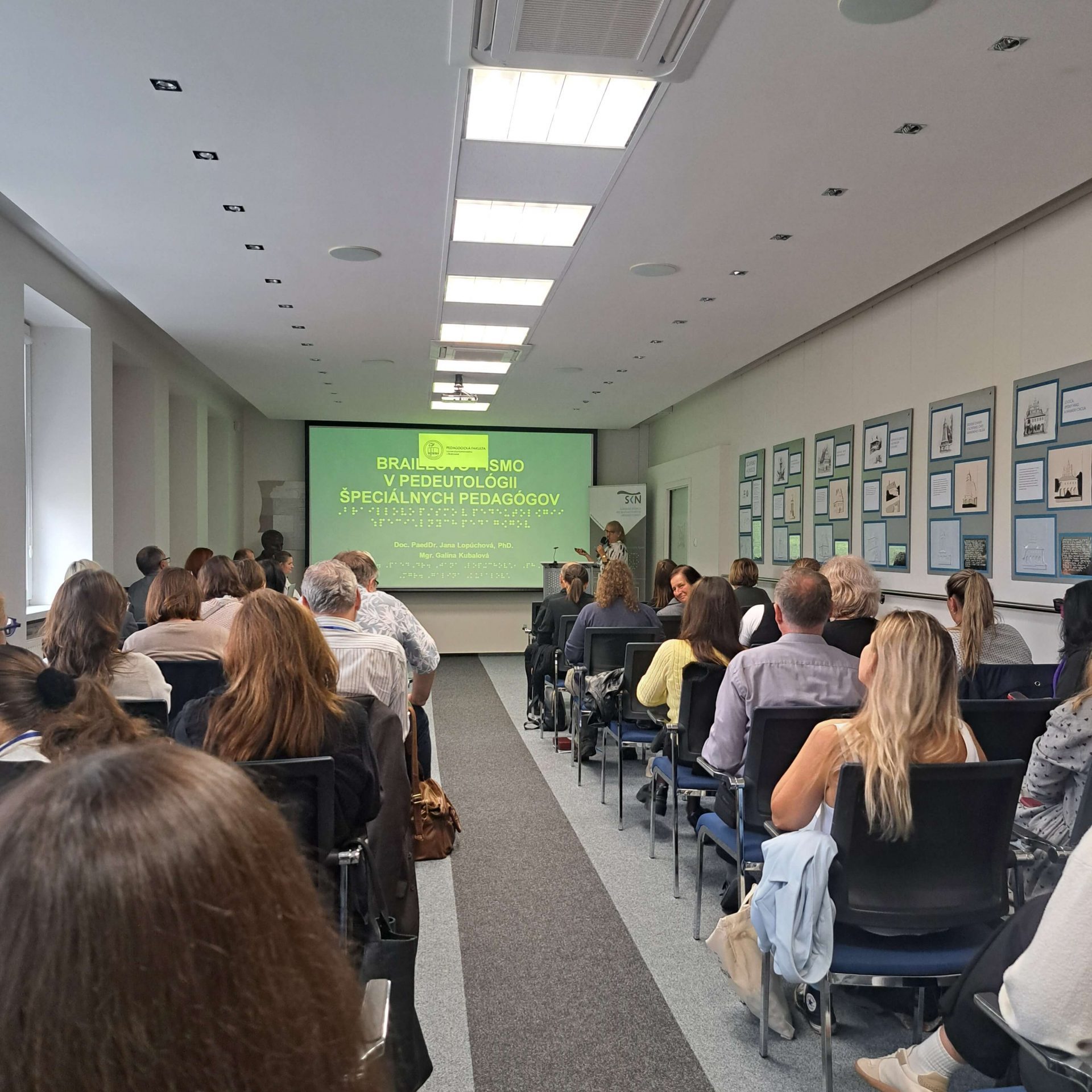 Medzinárodná konferencia „Aktuálne postavenie Braillovho písma v spoločnosti a jeho využitie v budúcnosti“.