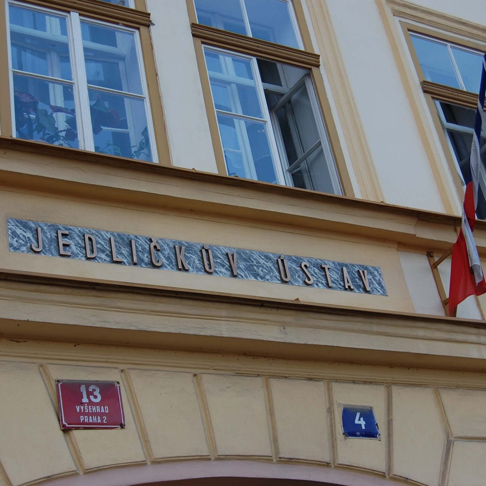 Detail názvu Jedličkovho ústavu.