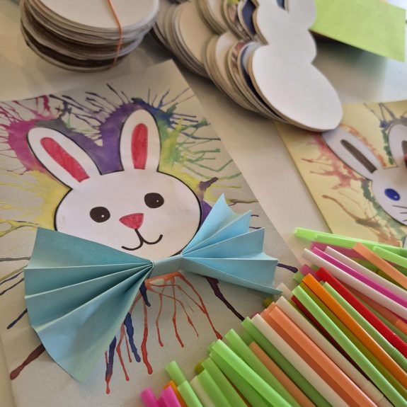 Zajac Veľkonočný zajac z papiera.