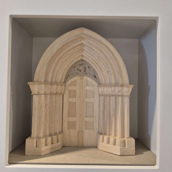 Zmenšený model portálu.